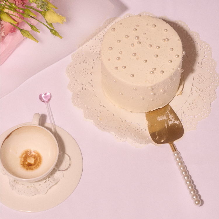 Pearl Cake Server - Maeva Studio